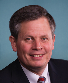 Official portrait of Sen. Steve Daines