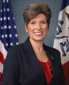 Official portrait of Sen. Joni Ernst