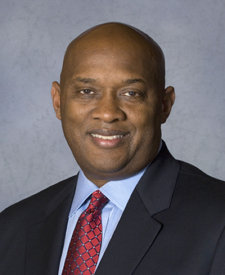Official portrait of Rep. Dwight Evans
