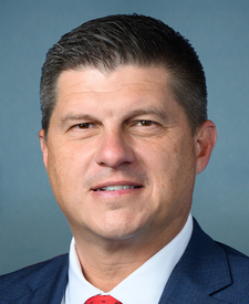 Official portrait of Rep. Brad Finstad