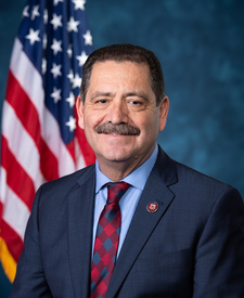 Official portrait of Rep. Jesús G. "Chuy" García