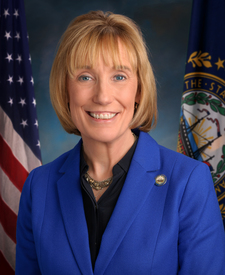 Official portrait of Sen. Margaret Wood Hassan