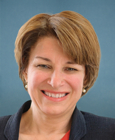 Official portrait of Sen. Amy Klobuchar