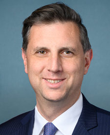 Official portrait of Rep. Seth Magaziner