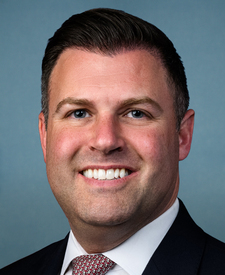 Official portrait of Rep. Ryan Mackenzie