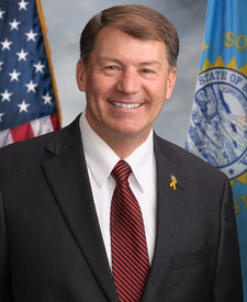 Official portrait of Sen. Mike Rounds
