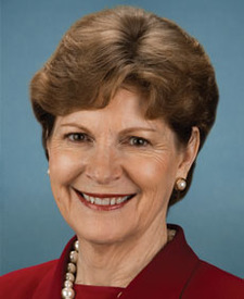Official portrait of Sen. Jeanne Shaheen