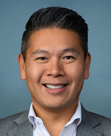 Official portrait of Rep. Derek Tran