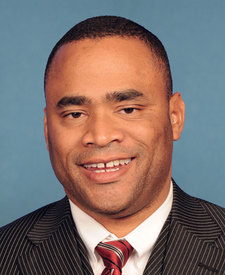 Official portrait of Rep. Marc A. Veasey