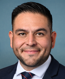Official portrait of Rep. Gabe Vasquez