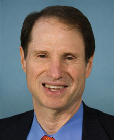 Official portrait of Sen. Ron Wyden